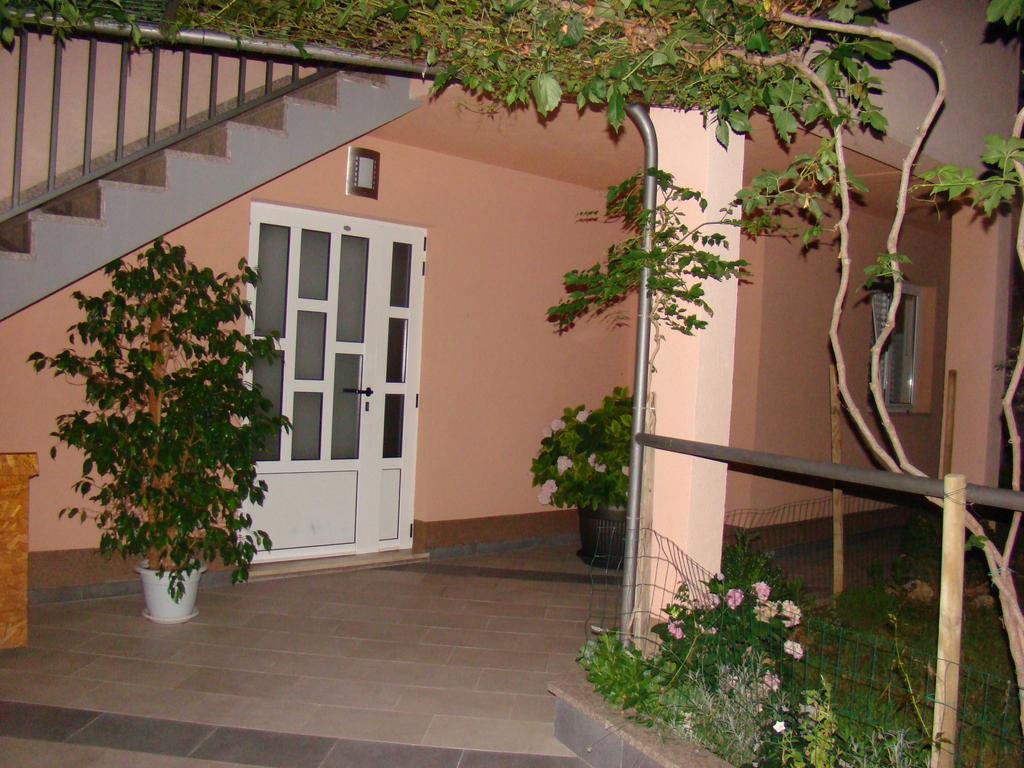 Apartments Ledic Крвавица Экстерьер фото